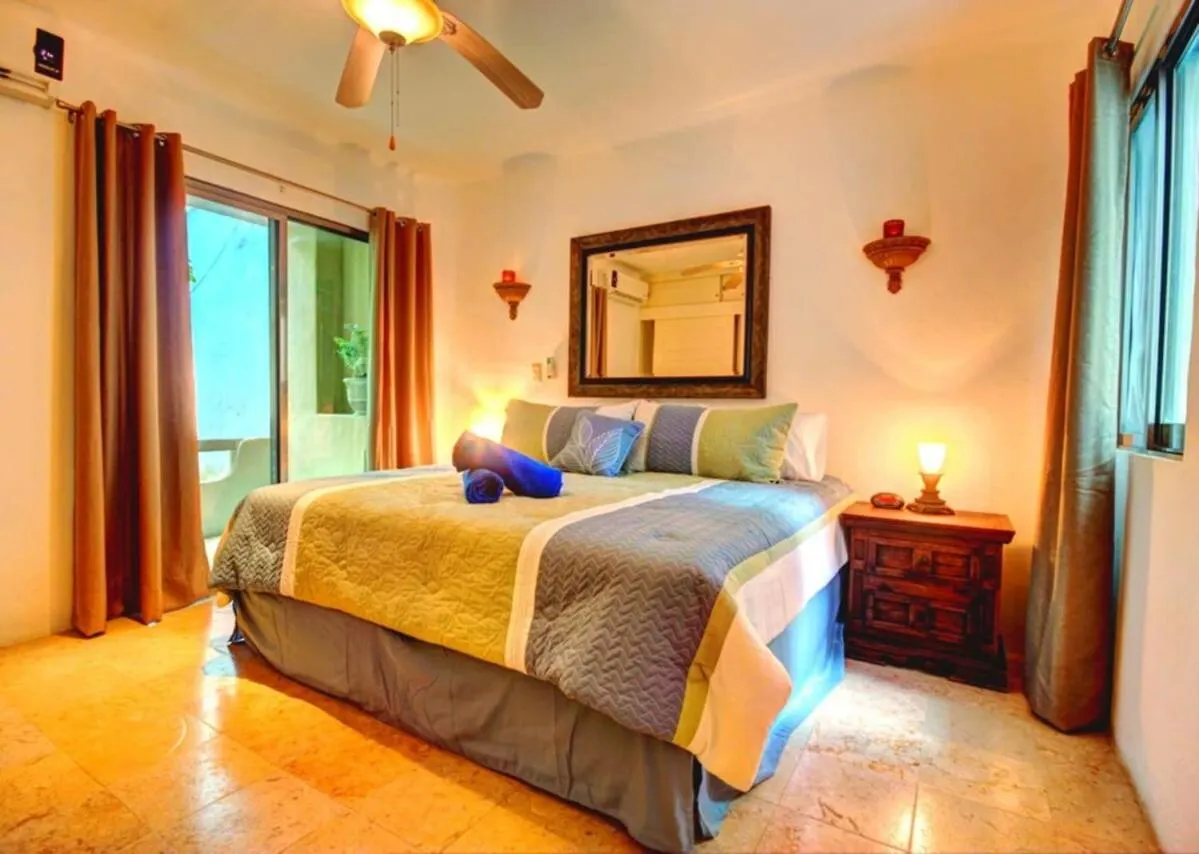 In Heart Of It All-Steps To Town, Beach & 5Th Ave! Apartment Playa del Carmen Mexico