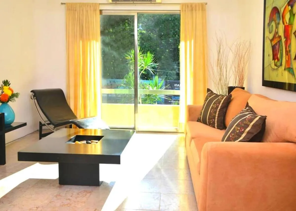 In Heart Of It All-Steps To Town, Beach & 5Th Ave! Apartment Playa del Carmen