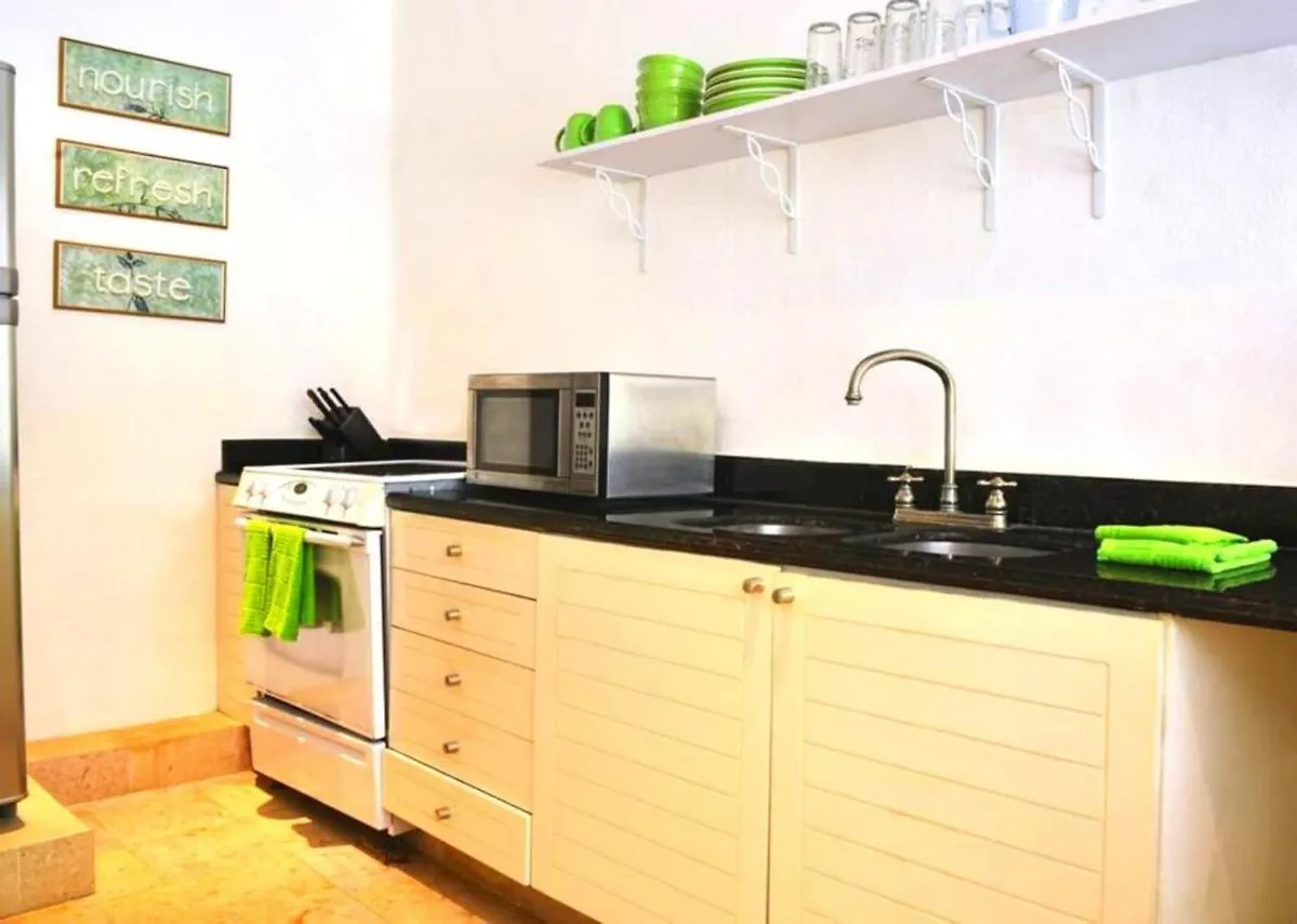 In Heart Of It All-Steps To Town, Beach & 5Th Ave! Apartment Playa del Carmen 0*,