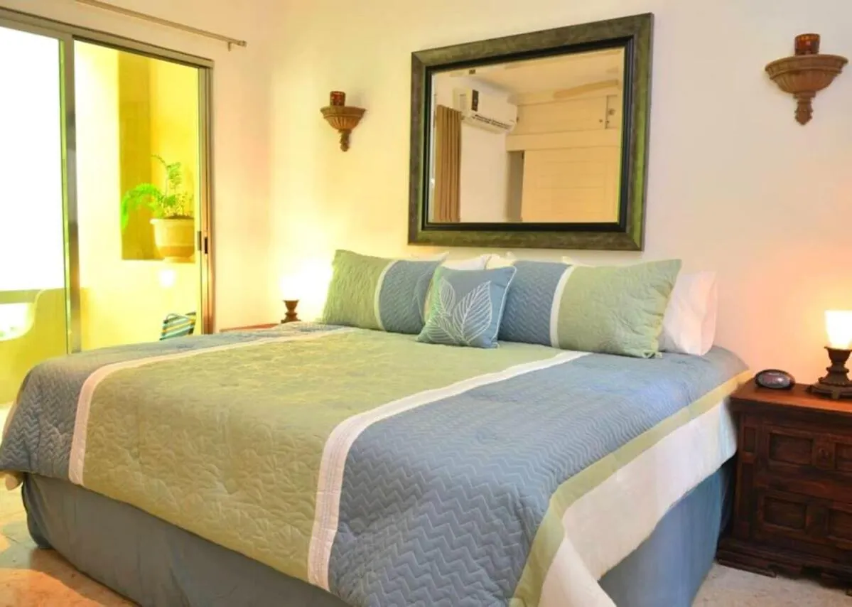 In Heart Of It All-Steps To Town, Beach & 5Th Ave! Apartment Playa del Carmen