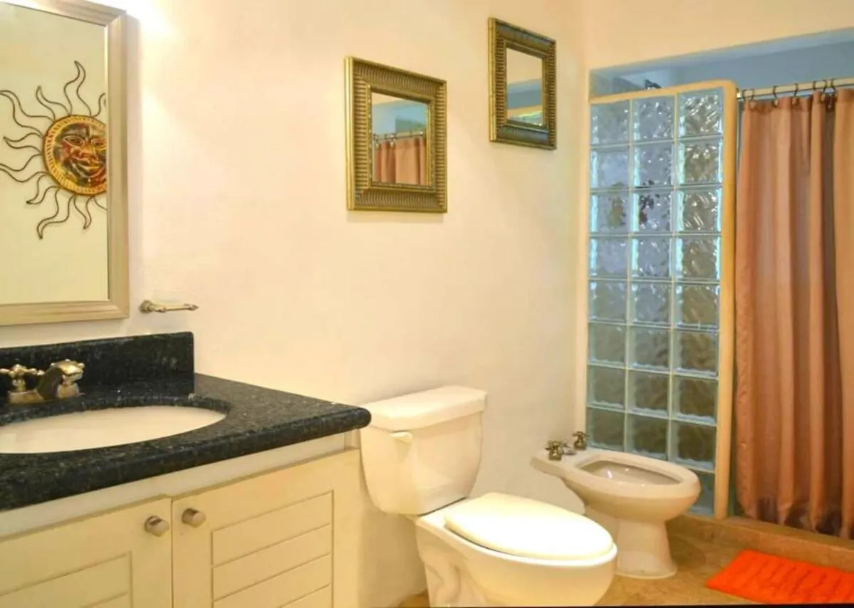 In Heart Of It All-Steps To Town, Beach & 5Th Ave! Apartment Playa del Carmen